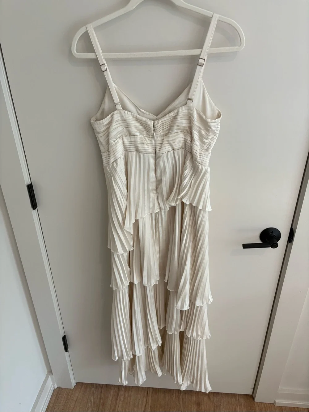 Abercrombie & Fitch Giselle Cream Pleated Tiered Maxi Dress Asymmetric Layers M